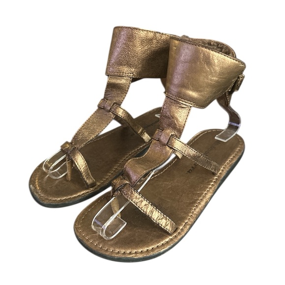 Koolaburra Shoes - KOOLABURRA Women’s Metallic Bronze Gladiator Sandals